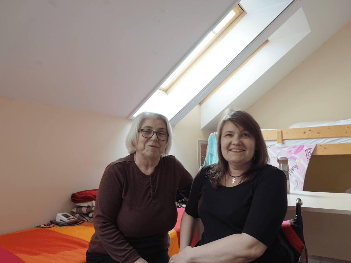 Valentina og Oksana fra Ukraina deler rom på et Caritas-drevet senter i Moldova.