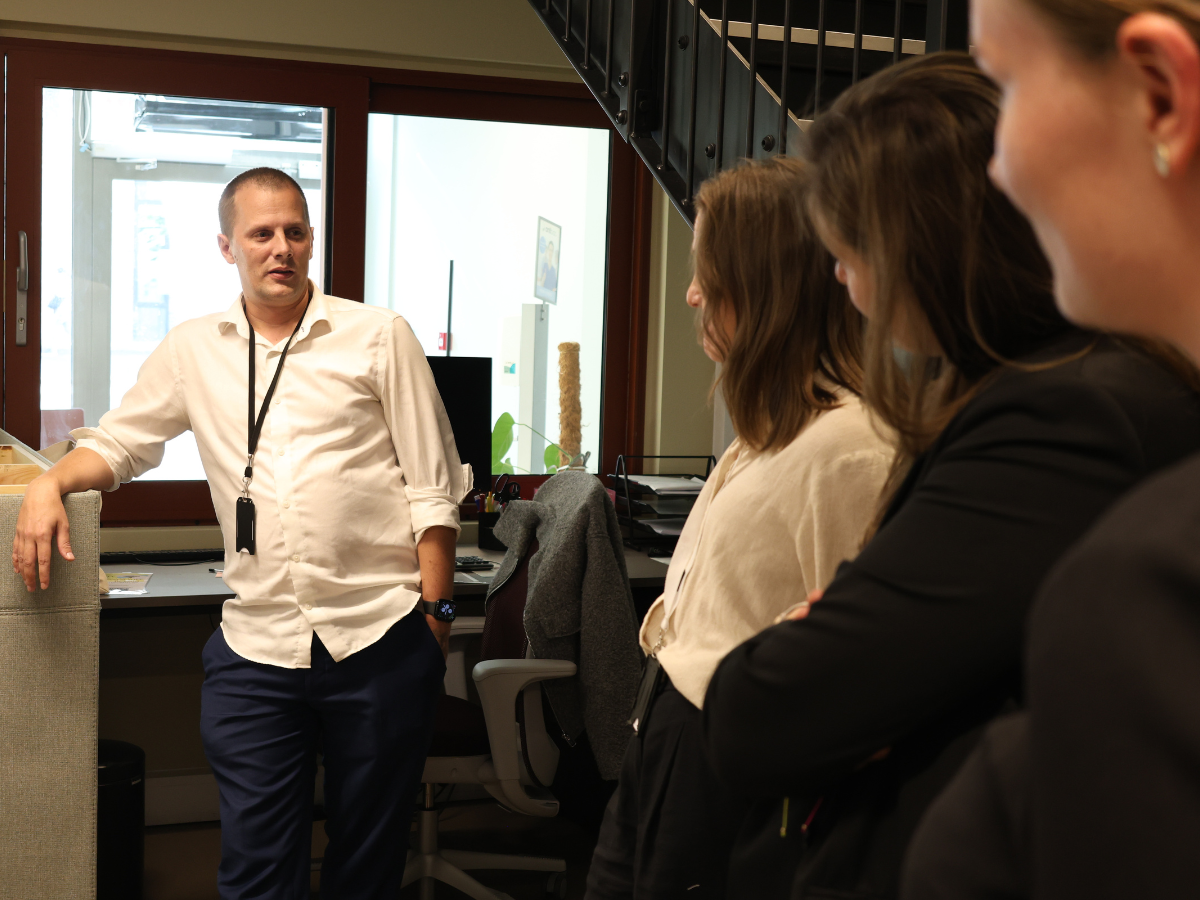 Erlend Falck, frivillig på Caritas Ressurssenter