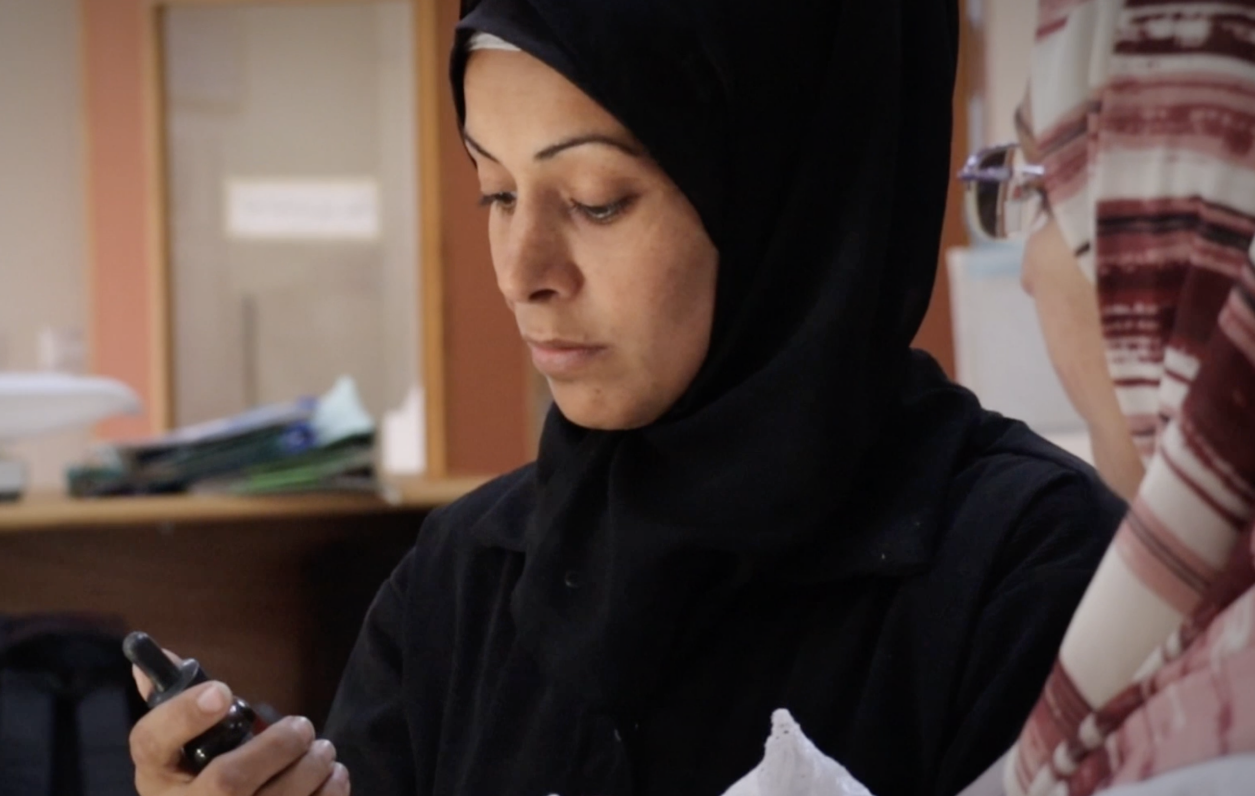 Aisha på barselavdelingen til Shuhada Al-Aqsa sykehuset noen uker etter hun møtte sønnen sin for første gang.