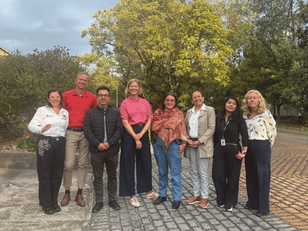 Møte mellom representanter fra Caritas Norge og Caritas Colombia i Colombia.